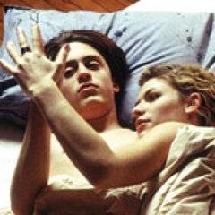 Mi esposo requiere de mucha estimulación para conseguir la erección, ¿es normal?