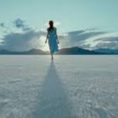 La verdad es que amamos la vida, no porque estemos acostumbrados a ella, sino porque estamos acostumbrados al amor