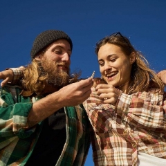 MI NOVIO NECESITA LA MARIHUANA.  ¿CÓMO VA A CONSEGUIRLA EN CUARENTENA?