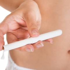 ME EXCÍTO  CUANDO ME PONGO UN TAMPÓN