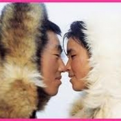 ¿A qué se le denomina beso esquimal?