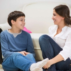 MI HIJO ME CELA A MÍ Y A MI ESPOSO MI HIJO ME CELA A MÍ Y A MI ESPOSO