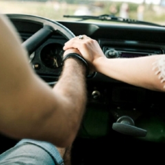 A MI ESPOSO LE GUSTA TENER RELACIONES EN EL CARRO A MI ESPOSO LE GUSTA TENER RELACIONES EN EL CARRO