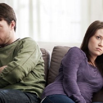 ME REVISÓ EL CELULAR