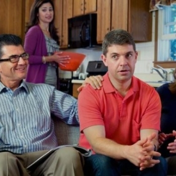 QUIERE QUE DUERMA CON LA FAMILIA