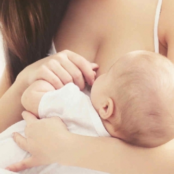 ¿PUEDO DAR DE MAMAR  SI ME INFECTO CON  EL CORONAVIRUS?