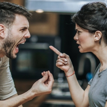 EN LA CASA TODO ESTÁ BIEN SI NO LA TOCO  