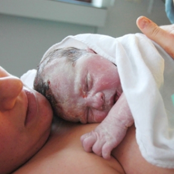 Después del parto, ¿cuándo se debe iniciar la anticoncepción?