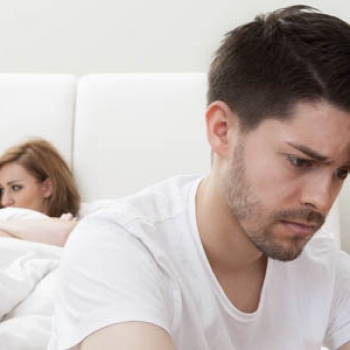 NO PUEDO CON LA SANGRE Y ELLA CUANDO MÁS DISFRUTA ES CON LA REGLA